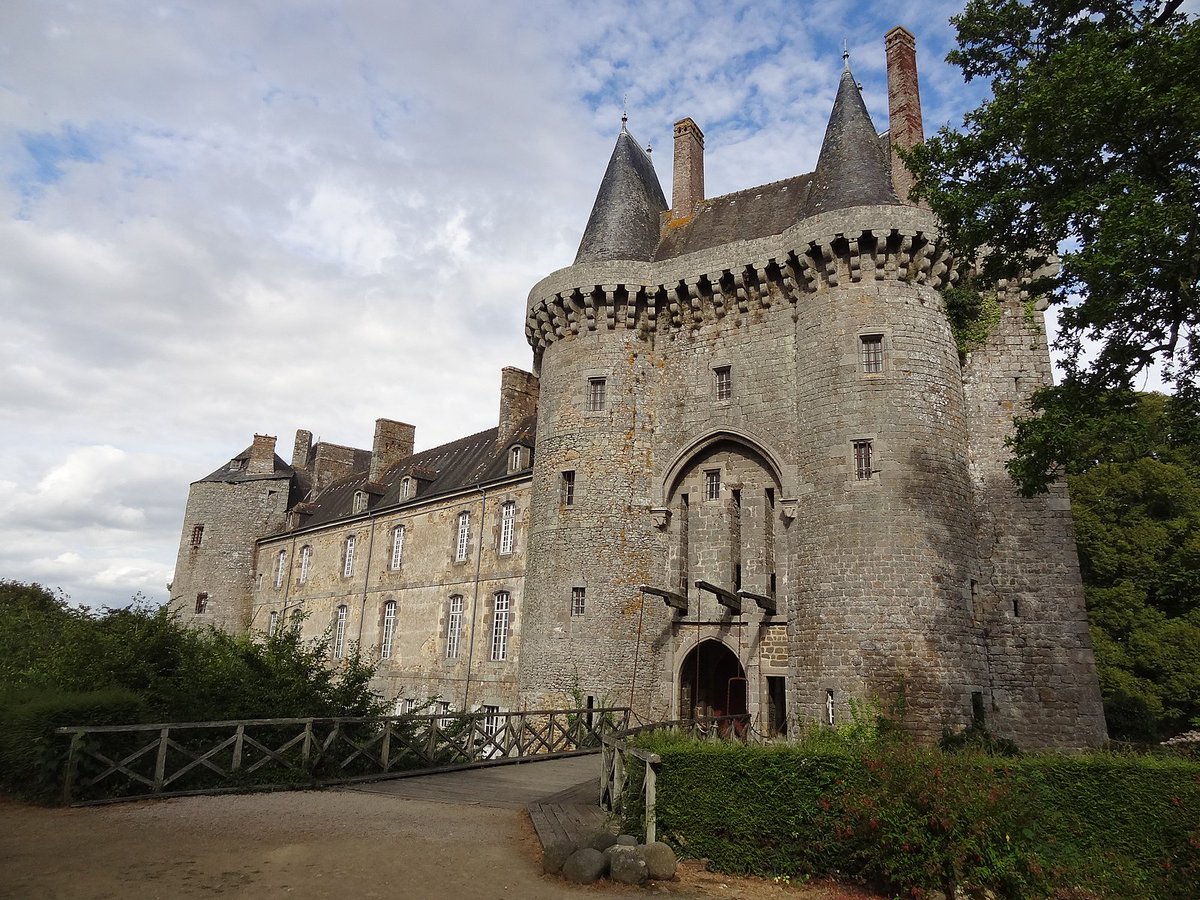 FrancoiseGatel's tweet photo. 🏰Merci à la #MissionPatrimoine pour avoir sélectionné l'exceptionnel Château de #MontmuranAuxIffs, témoin majeur de l'histoire de la Bretagne @bernstephane @fond_patrimoine https://t.co/bhaTxgNyxQ