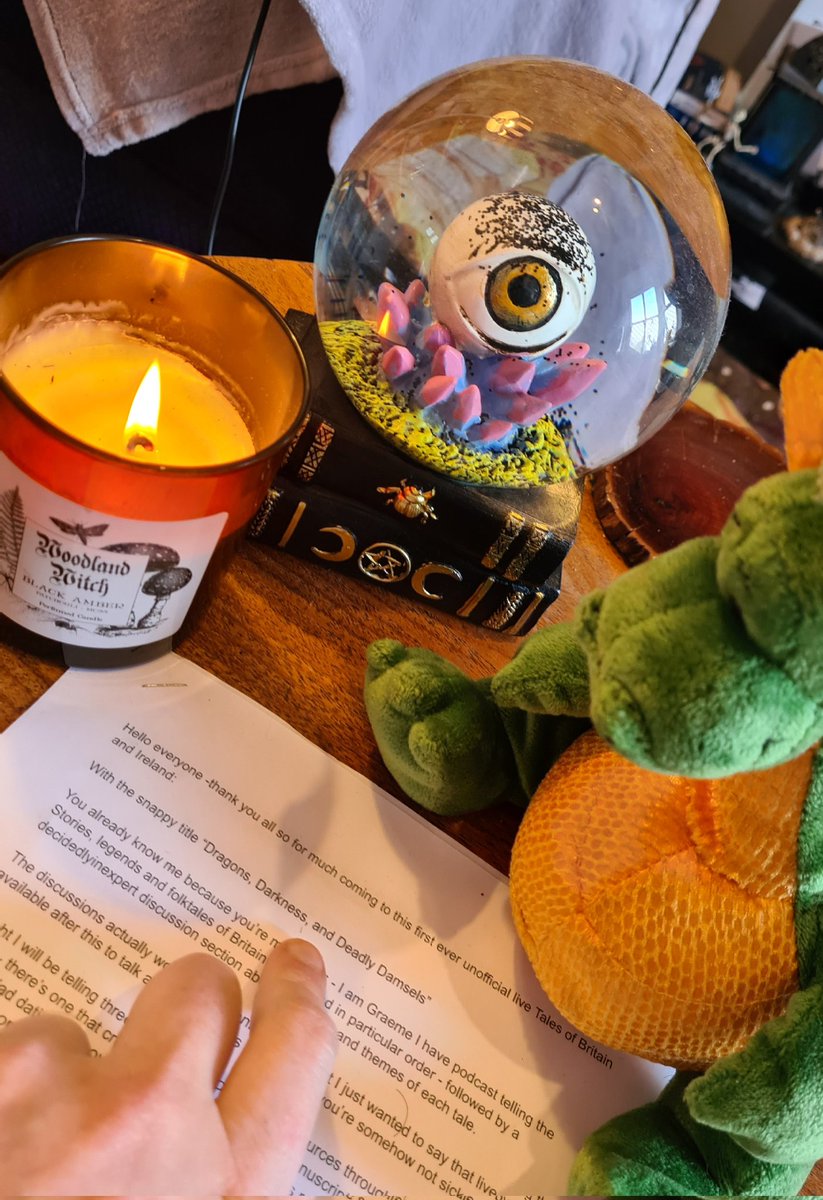 BritIrelandTale's tweet photo. Tonight is the first ever live event.(delayed by snow, unofficial).

Performed for some friends in a pub as an easy start. If it goes well then perhaps I'll take it on the road...

Getting a last minute lunchtime read through in with some colleagues. https://t.co/ZlxWScaFGd