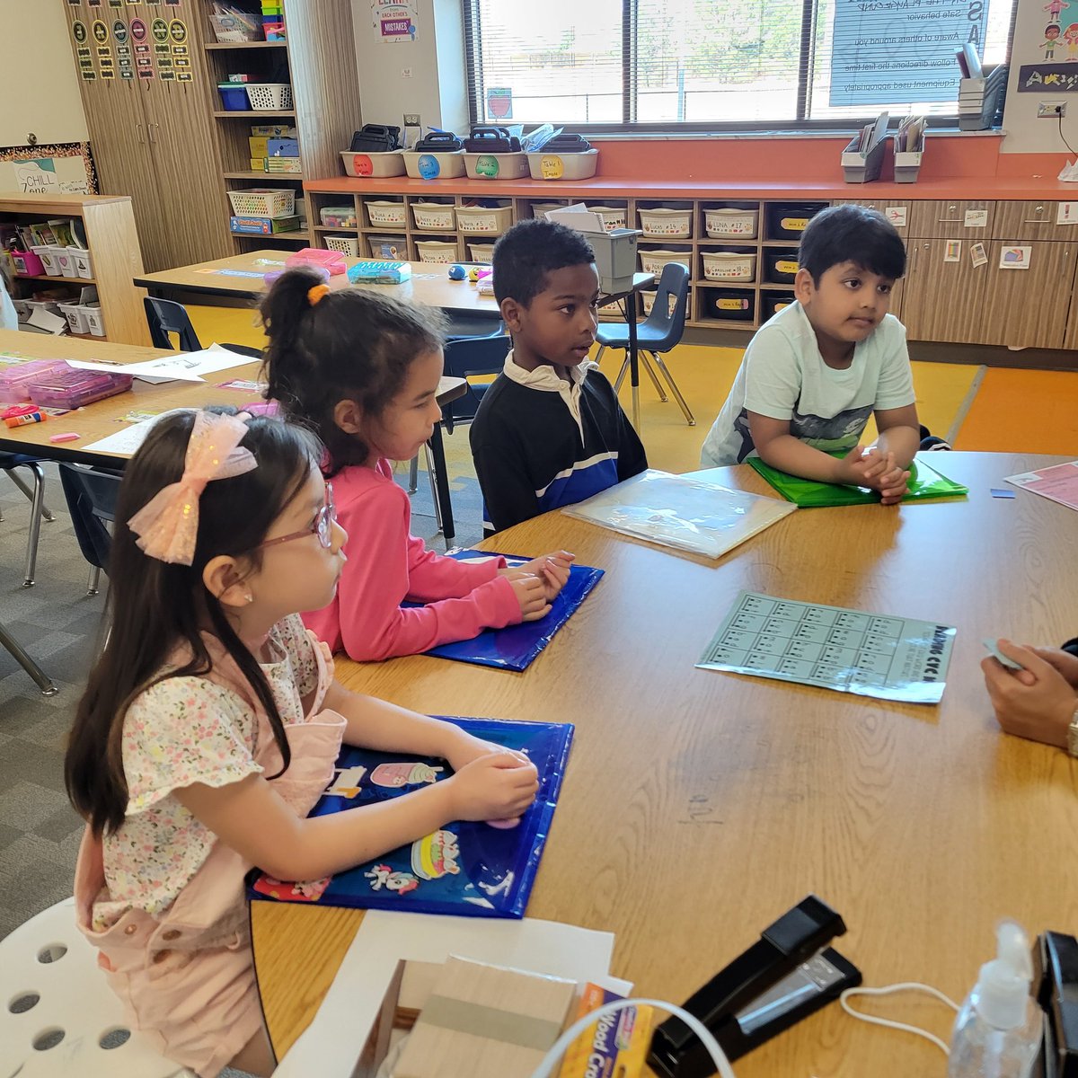 Johnsonbkinder's tweet photo. I had the chance to watch wonderful Mrs. Raja's small group for word work.  I loved how she uses motions to review vowel sounds,  had the kids stretch wis,  blend sounds to make words, and match the words.  It was jammed packed with learning. #SpringTraining2023 @VaughnElemFISD https://t.co/QTTxt2n8rQ