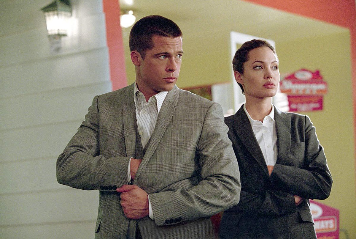 _lvs21's tweet photo. "Mr. &amp; Mrs. Smith"
(2005)

電撃結婚をしたジョンとジェーン💍しかし2人の正体は別々の組織に所属する暗殺者。お互い正体を知られないように結婚生活を送っていたが…ブラピもアンジーもかわいいしかっこいいしで終始2人に見惚れてた🥲ストーリーもアクションも最高で大好きな作品です。 https://t.co/ADbh4H8jdn