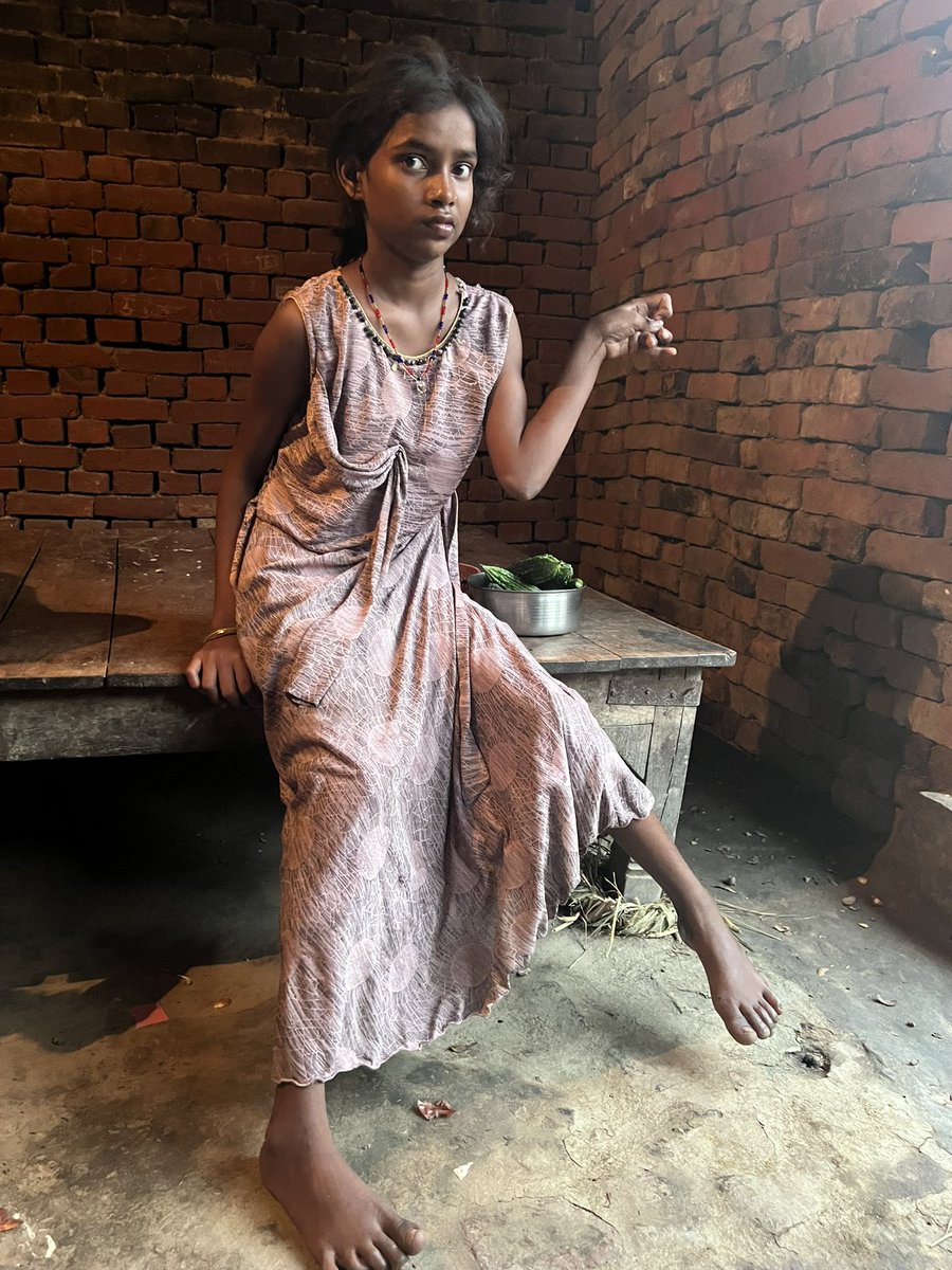 उत्तर प्रदेश के गाज़ीपुर ज़िले में पड़ने वाले फतेउल्लहपुर गाँव में पीने के पानी की स्थिति बेहद ख़राब है । इस गाँव में दिमाग़ी बुख़ार से पीड़ित , दिव्यांग , पथरी के रोगी अधिक संख्या में हैं । गाँव के लोगों ने आंदोलन किये लेकिन कोई निष्कर्ष नहीं आया । कृपया पानी की जाँच करने में व