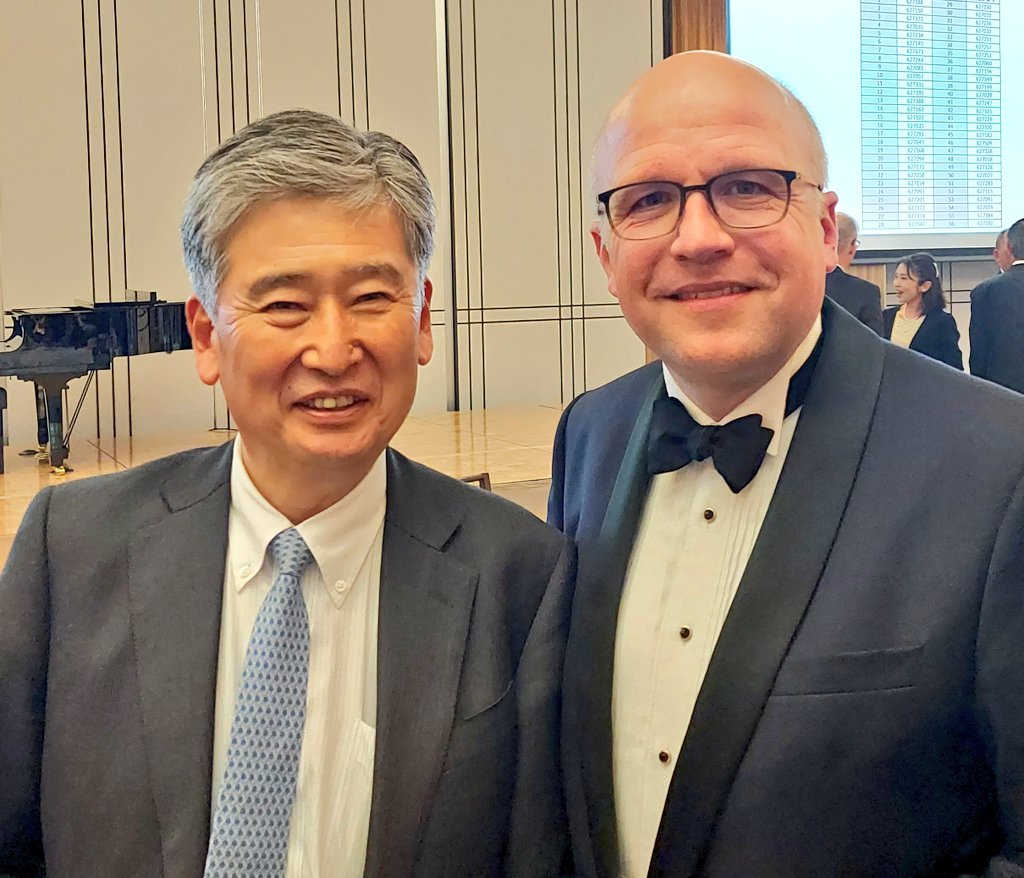 ConsulKyoto's tweet photo. A Nagoya ce soir pour le diner de gala de la Chambre de commerce et d'industrie française au Japon #CCIFJ. Très belle soirée en compagnie notamment du vice gouverneur de Aichi (photo, avec le président de la CCIFJ) et consul honoraire de France à Nagoya! https://t.co/Jv0Atg8f7B