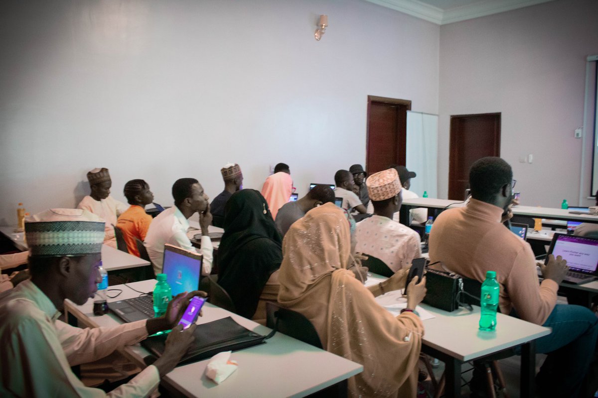 We hosted a community of experts and aspiring Flutter dev's at the FlutterForward <a href="/GDGKadunaCity/">#GDG Kaduna City</a> event here at Kadahive. 

Notable flutter experts turn mentors <a href="/adamnesy/">adam nesy</a> (Co-founder Villaria ventures), <a href="/AdarikuIsaac/">Eternity (IA)</a> (Founder <a href="/FlutterKaduna_/">Flutter Kaduna 💙</a> )