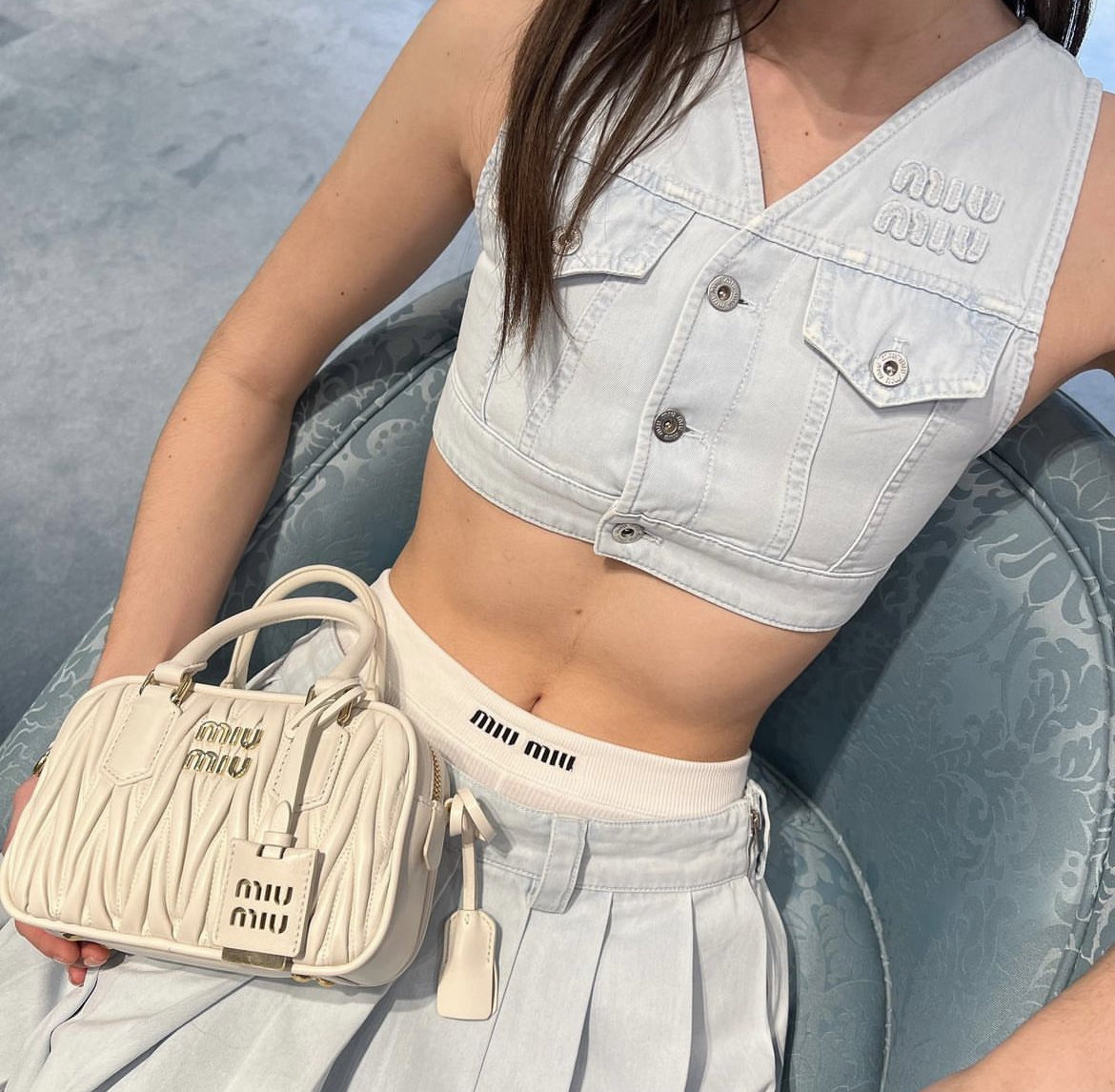 TheBlackGlinda's tweet photo. a good Miu Miu set will never fail me https://t.co/wsZbZ8Mdjw
