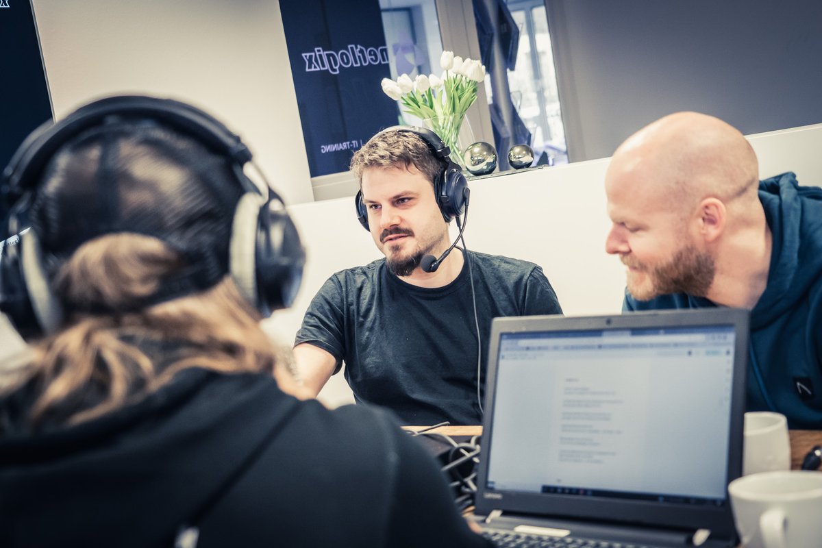 netlogix_de's tweet image. Das Team von #StarFM rockte gestern Morgen mit dem #BreakfastClubOnTour unsere #netlogix Base! 🤘🎸
Danke für diesen ereignisreichen Tag und möge die Macht mit euch sein! 🔥✨
Hier ein paar coole Eindrücke für euch. 😎
#nlxrocks #franken #nürnberg