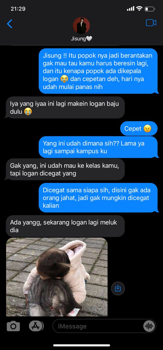 jijiiiilele's tweet photo. ((Sepulang kampus)) https://t.co/OKiL6JefFI