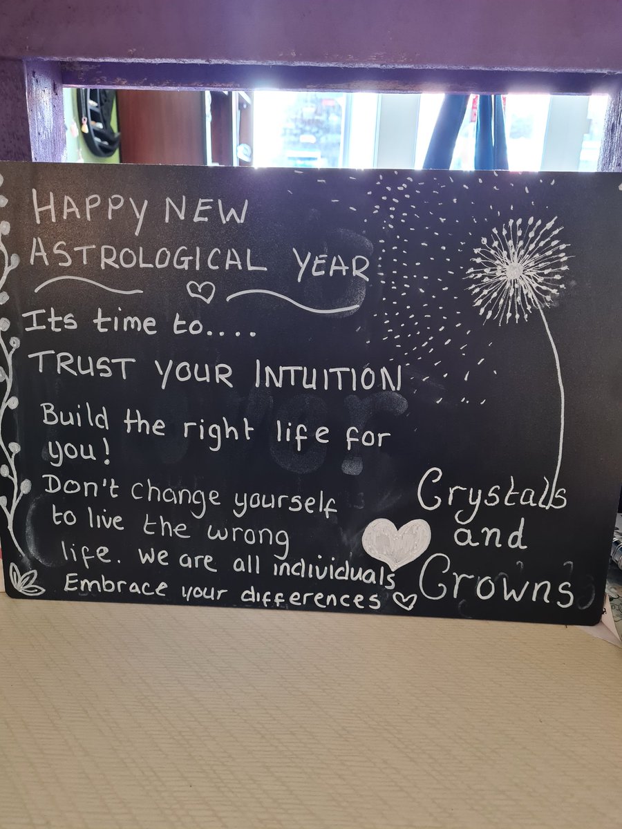 crystalscrowns's tweet photo. https://t.co/CueSbYUnYG