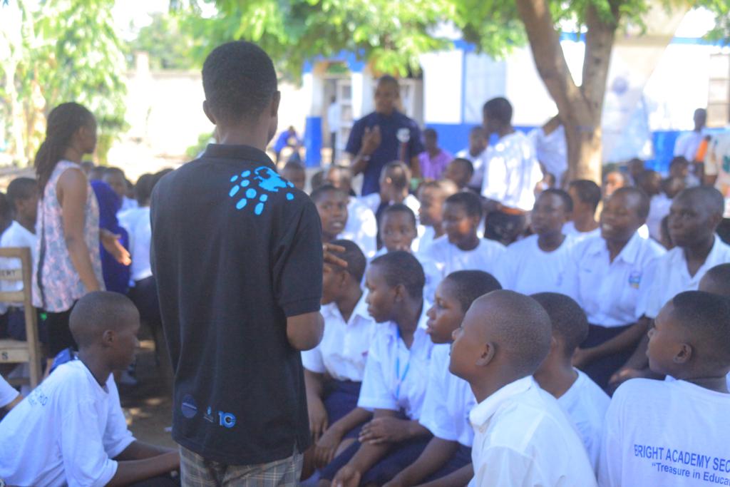 reachahand's tweet photo. Peer educators played a crucial role in facilitating learning, targeting students in Senior Five and Six. Thanks to various partners' collaboration, valuable knowledge was imparted. #UdecideUG #GYMO23 https://t.co/eF4XH5dN0q