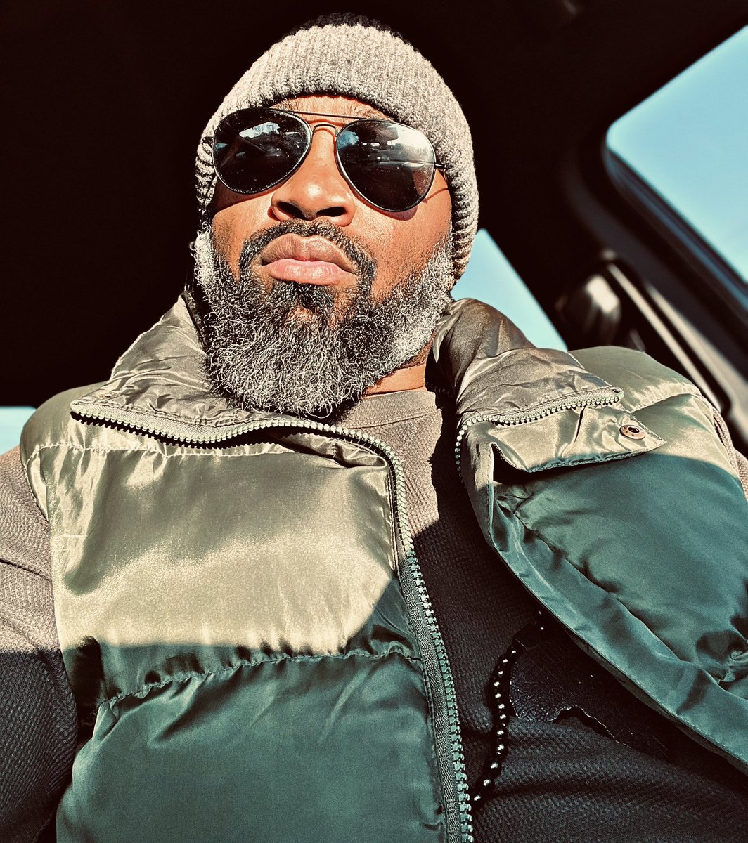 ShadMill's tweet photo. Blessed Morning Kings and Queens!! Yโall be noting short of EXEMPLARY this Thursday by any means necessary!! ๐ซก
#peace #love #Respect #BlackMan #godsfilter #BeardGang #GoodVibes https://t.co/qG3Ne8qv2V