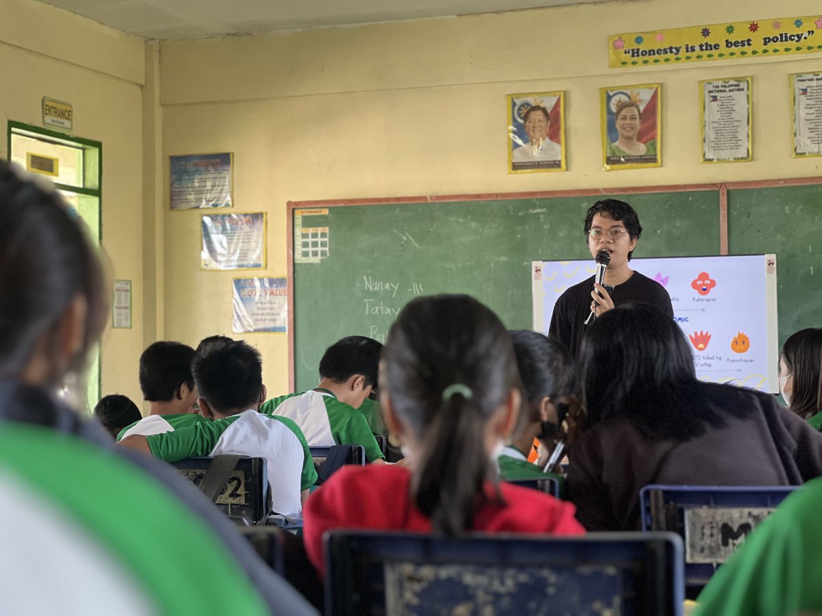 AHFAthena's tweet photo. Special ang 4th day ng basic sex education program natin sa Deparo High School dahil sa pagbisita ng @AhfPhilippines Country Director Ms. Nenet Ortega! 

#EndAIDS2030 #AHFPhilippines #HIVAwareness #KnowYourStatus https://t.co/UdKJybw3m7