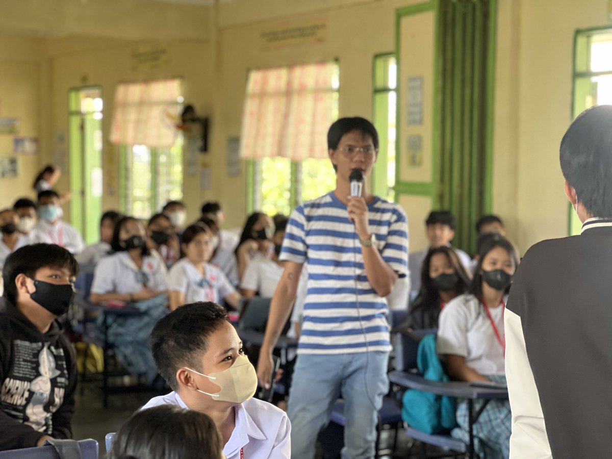 AHFAthena's tweet photo. Special ang 4th day ng basic sex education program natin sa Deparo High School dahil sa pagbisita ng @AhfPhilippines Country Director Ms. Nenet Ortega! 

#EndAIDS2030 #AHFPhilippines #HIVAwareness #KnowYourStatus https://t.co/UdKJybw3m7