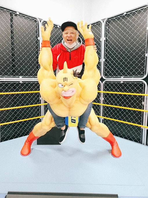 今日も超キン肉マン展行ってきました!!皆さん入場の際は額にキン肉マンのブラックライトスタンプ押してもらってね #キン肉マン #キン肉マンアニメ化決定 #超キン肉マン展 #東京タワー #4月2日まで 