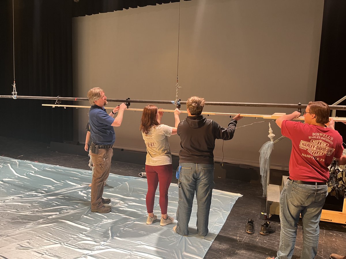 Mr. Baker welcomed Prof Andy Hammond, USI Tech Theatre Director, to MVHS to
install new hardware and teach our students. #WeAreMV
