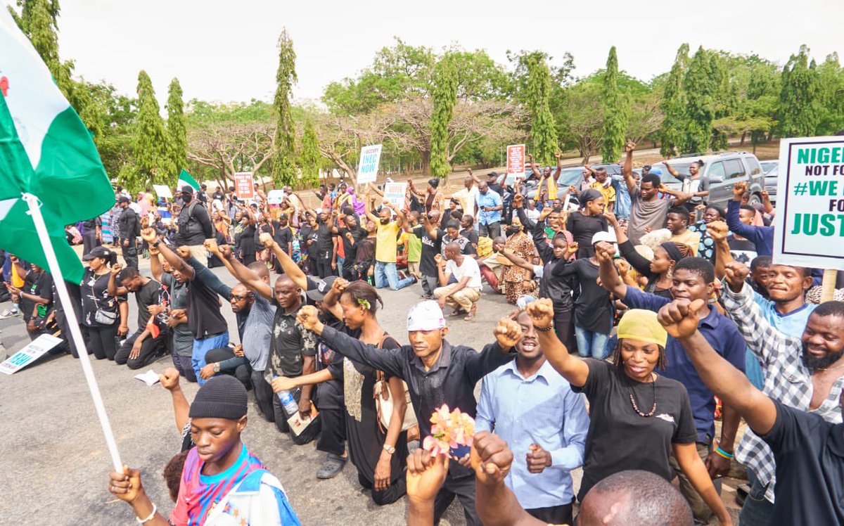 StephenOSEMWEGI's tweet photo. Join Our March for Democracy across Nigeria 🇳🇬. We will protest 🪧 on the streets, we will protest 🪧 on the beaches, we will protest 🪧 on the mountain top, we will protest in the air, we protest 🪧 in Foreign countries, we protest 🪧 at the United Nation @UN , we will protest 🪧 at The Hague, we protest 🪧 in Davos @WTO, We will Protest 🪧 in Geneiva @UNHumanRights , We will protest 🪧 at No.10 Downing Street @RishiSunak , we will protest 🪧 at the WhiteHouse @POTUS @FLOTUS , Nigeria 🇳🇬 will Never Surrender to Mahmood Yakubu, INEC and Bola Tinubu Tyranny ✊🏽#RestoreOurMandateINEC 
#PeterObiWon #LetOurVoteCount #SaveNigeriaDemocracy #NigeriaDecide2023 #NigeriaElections2023