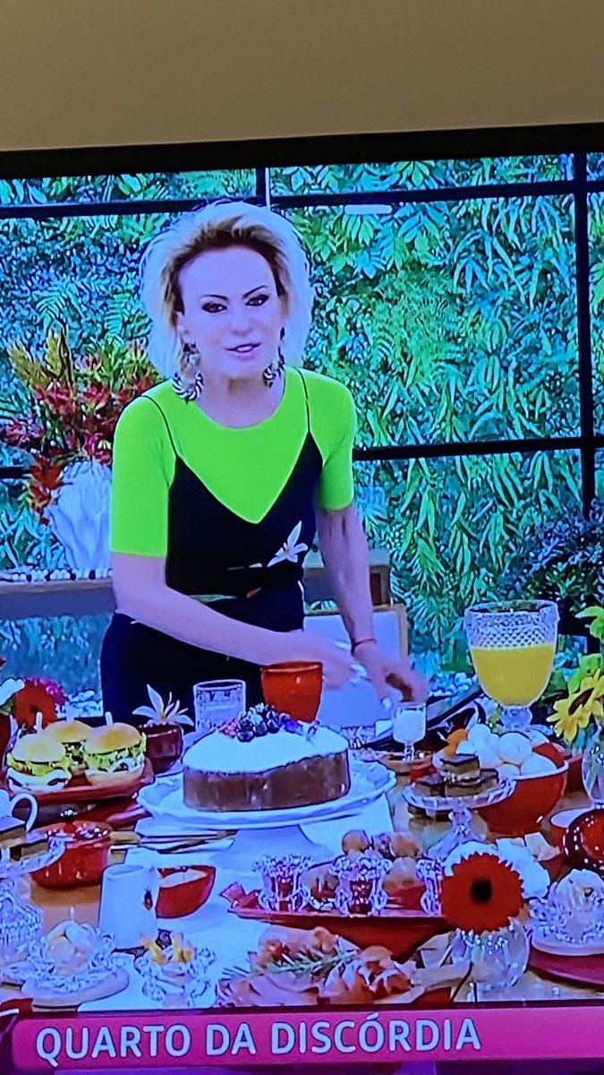 yasminfrade's tweet photo. Quem apresenta o Mais Você de hoje é o bubble head da Ana Maria. https://t.co/anR1ovKCIg