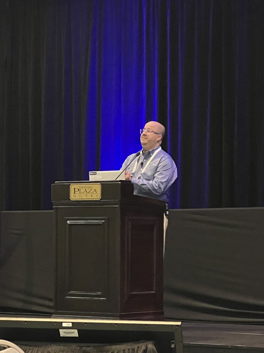 TaylorIT10's tweet photo. @arielsanchezmor great presentation today at the Orlando UserCon #tampavmug #vmug #orlvmug https://t.co/I38ztqEzu8