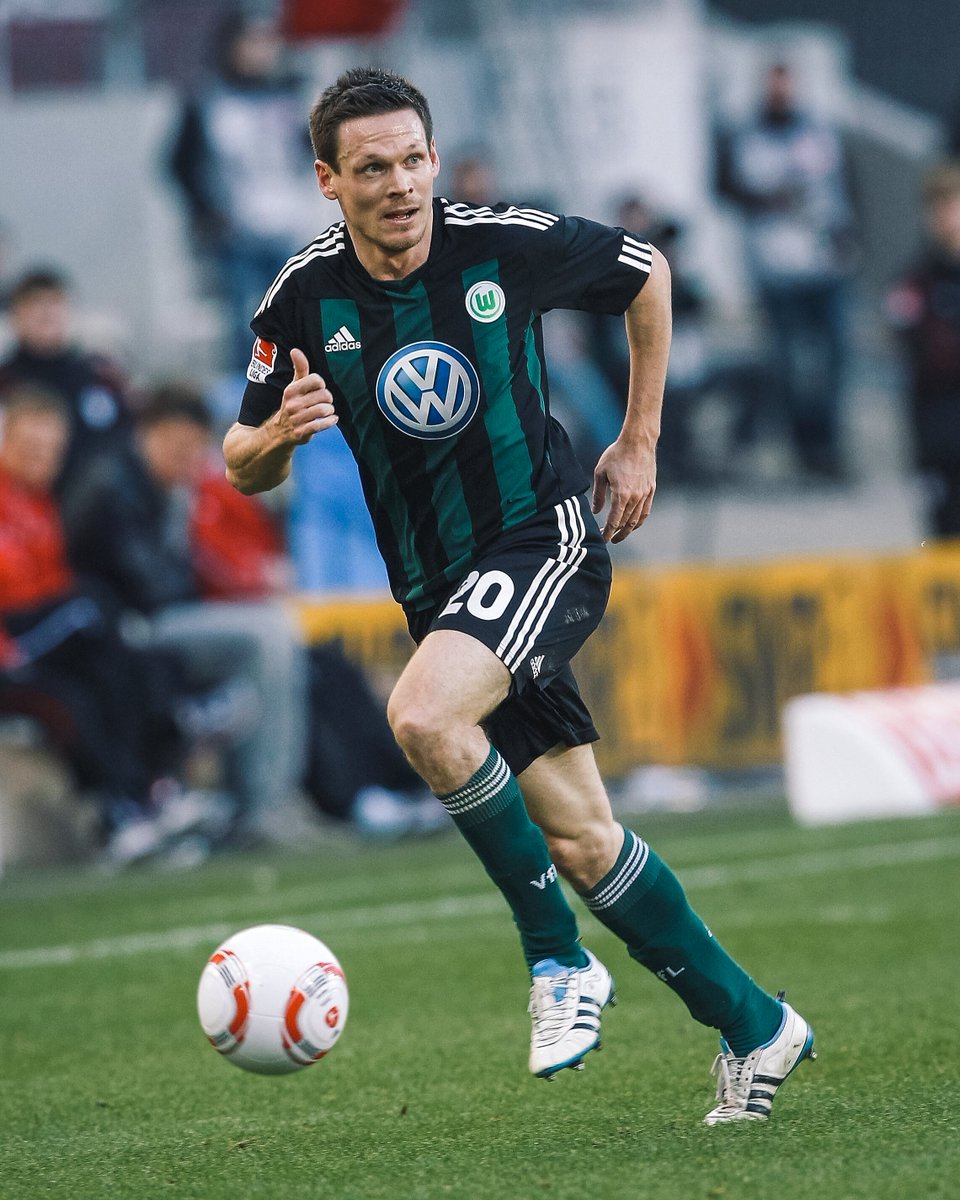 VfLWolfsburg_EN's tweet photo. Happy 4️⃣0️⃣th Birthday to former Wolf, Sascha #Riether! 🎂 https://t.co/CUy0SDlItK