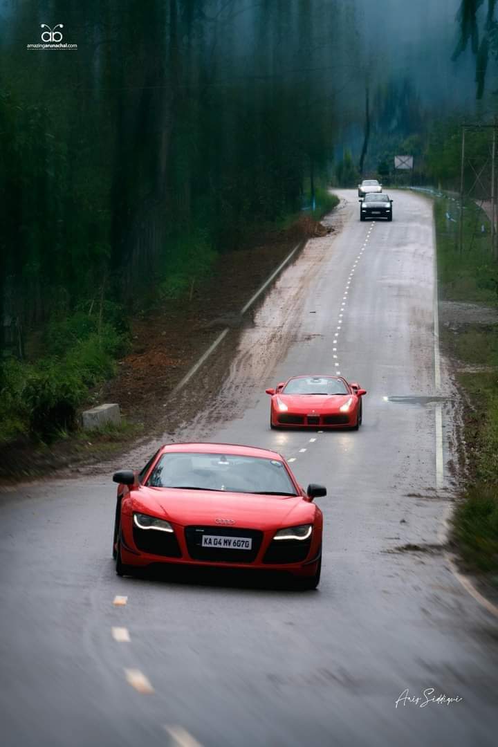 NortheastToday's tweet photo. Super Cars - Revisited highways of Arunachal. Jairampur to Pangsau Pass [NH315].

*Courtesy: Arif Siddique 

#arunachaltourism #amazingarunachal #ArunachalPradesh #changlang #jairampur #pangsaupass #highways #NH #supercars https://t.co/J5MfbMCIST