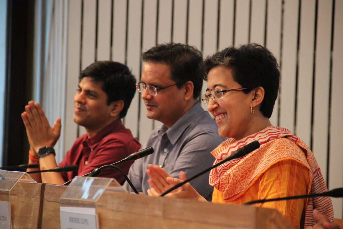 Dir_Education's tweet image. We are proud to congratulate the 334 principals who have been appointed by the UPSC for Delhi government schools. 
This is the largest batch of principal appointments for our schools in the last two decades! 

The education minister congratulated and applauded them.