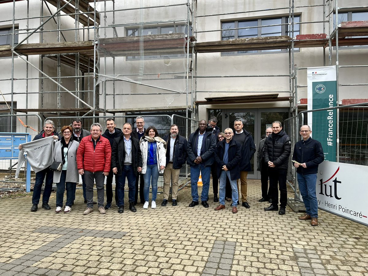 ADIUTofficiel's tweet photo. L’ADIUT est présente à l’@IUTdeLongwy54 pour la Coupe de France des IUT 2023 #CDFIUT2023 💪🏻

L’occasion pour chacun de soutenir l’équipe de son #IUT 🏆 https://t.co/b2z1KQ5vXH
