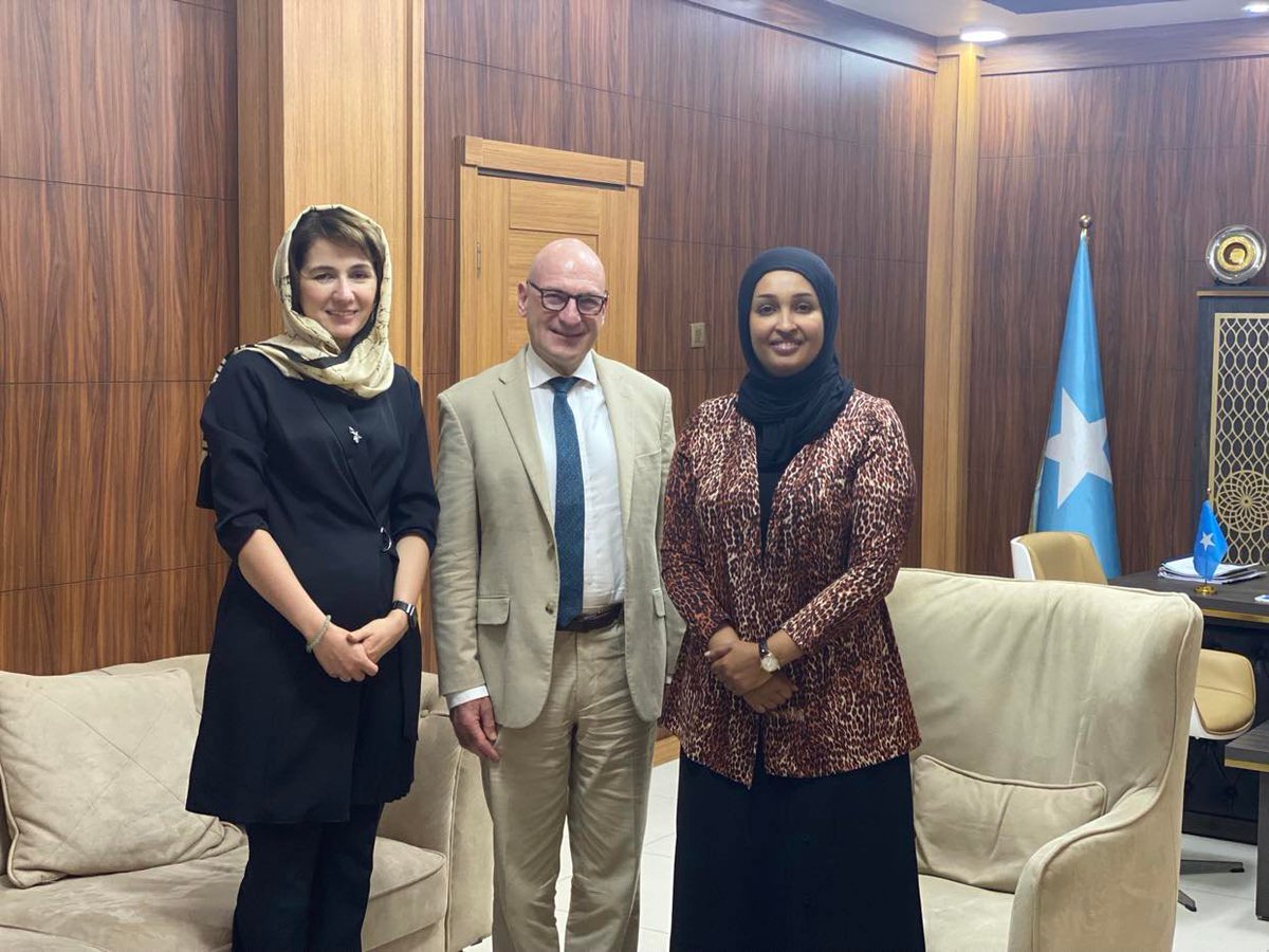 Nice way to end the busy week with meeting Hon <a href="/KhadijaMakhzumi/">Khadija Mohamed Al-Makhzoumi</a> <a href="/MoECC_Somalia/">Ministry of Environment & Climate Change 🇸🇴</a>. 
🙏for appreciation for <a href="/UNDPSomalia/">UNDP Somalia</a>'s contribution to #Somalia's resileince and #CCAdaptation.  
Inspired by her leadership, &amp; look fwd to further expanding our cooperation
@PradeepUNDP <a href="/MasonJocelyn/">Jocelyn Mason</a>