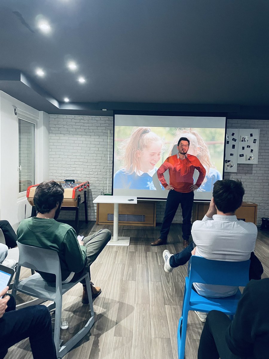 2e asso : <a href="/ERuralites/">Excellence Ruralités</a> est parti du constat que 30% des jeunes ne terminent pas leur scolarité
Leur but ? Aider les enfants à exprimer leurs talents, et recréer de la confiance dans l’autorité en développant un modèle d’écoles rurales adapté à leurs besoins éducatifs 
#PrixTenzing