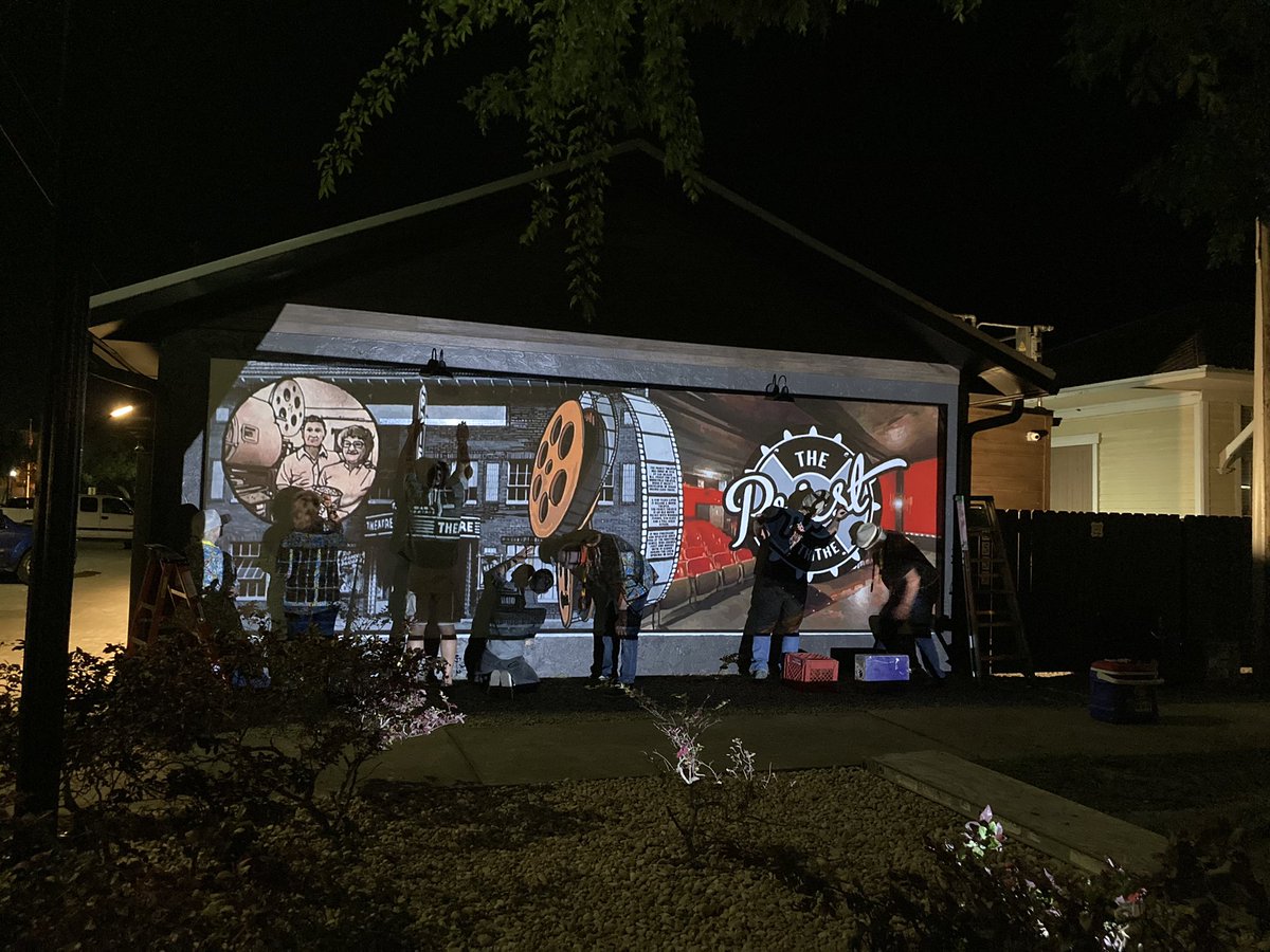 tessellatedrat's tweet photo. Walldogs dive into High Springs mural and art festival is here. Come watch or participate in painting our city’s historical murals. #highspringsfl #florida #art #muralfest #highsprings #walldogs https://t.co/sVIkWfpZpZ