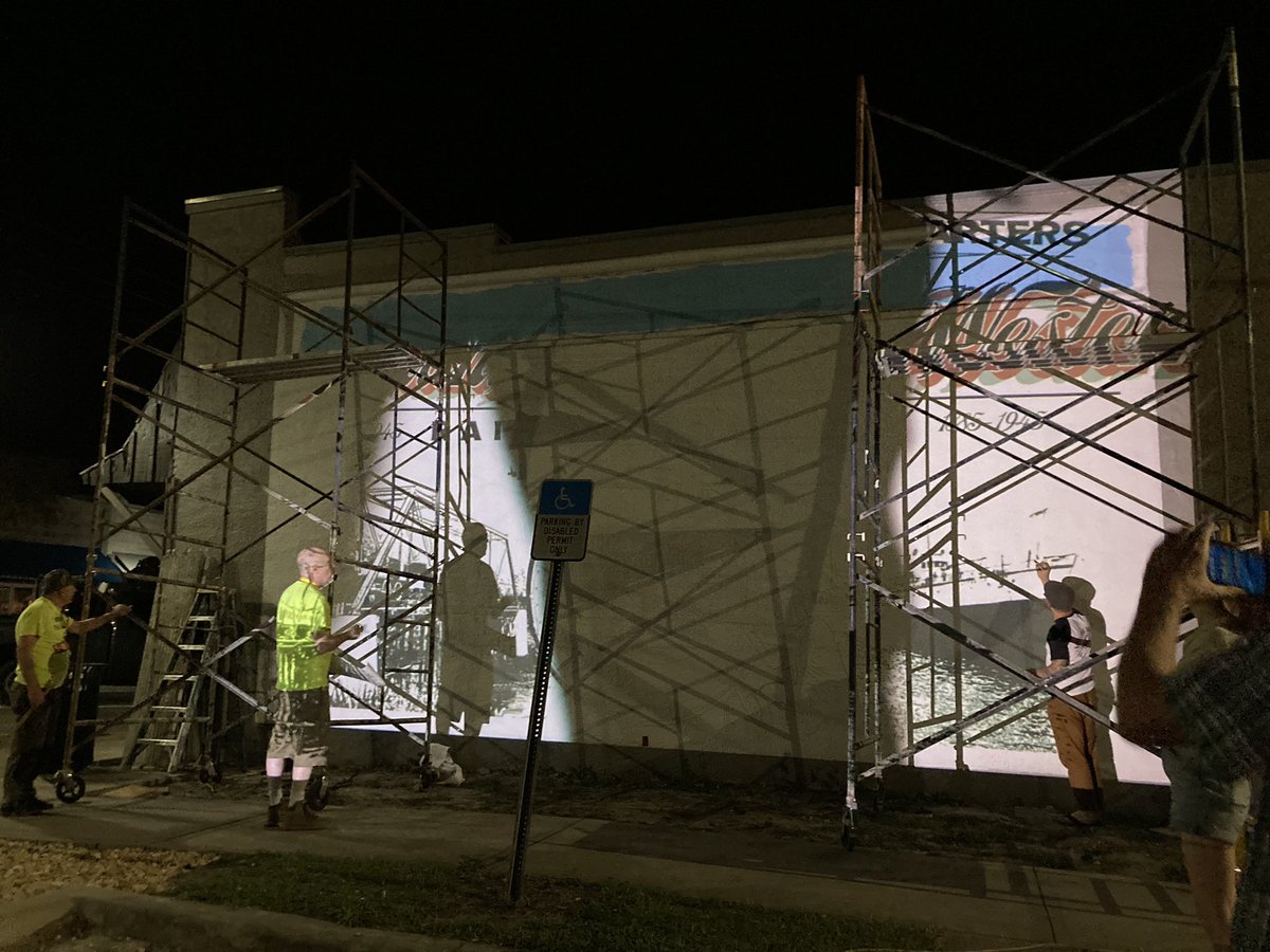 tessellatedrat's tweet photo. Walldogs dive into High Springs mural and art festival is here. Come watch or participate in painting our city’s historical murals. #highspringsfl #florida #art #muralfest #highsprings #walldogs https://t.co/sVIkWfpZpZ