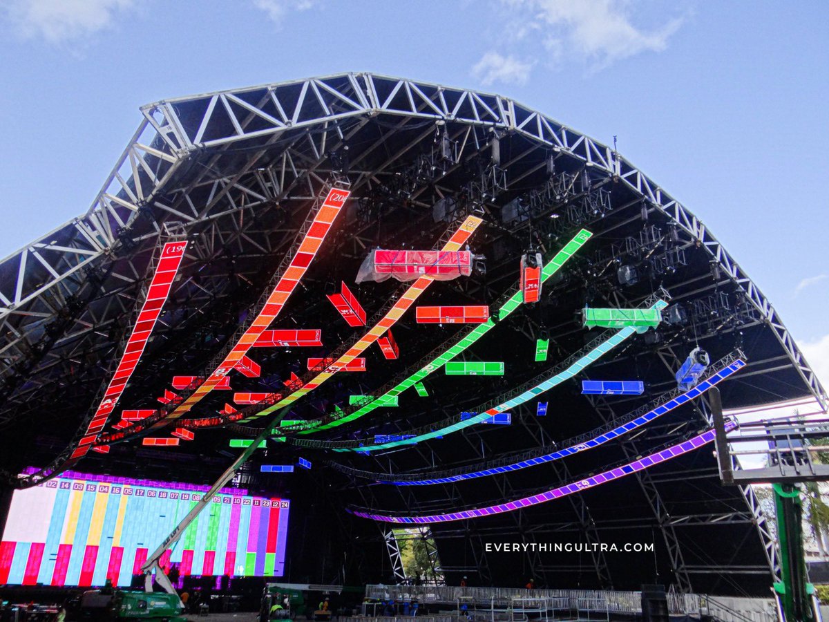 HouseMag's tweet photo. Alerta spoiler 🚨 Nesta sexta-feira começa o @ultra Miami, com apresentações exclusivas e garantia de muitas tracks inéditas. O que vocês estão achando da estrutura?!
#ultramiami #ultra #housemag https://t.co/Ft4FUronu5