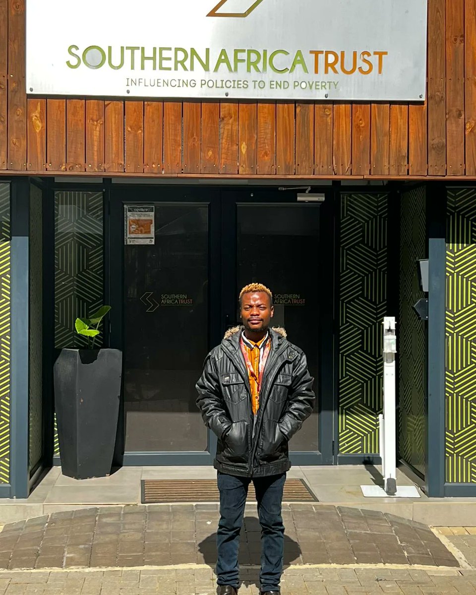EMAM_mw's tweet photo. "Just had the most delightful lunch at the Trust, strengthened partnership with EMAM is inspiring. Grateful for their support for marginalized communities in SADC. #equitableworld #dedicatedallies"  @OffIcialRICHT our programmes Manager @SthrnAfrcaTrust https://t.co/Le2eI7YF87
