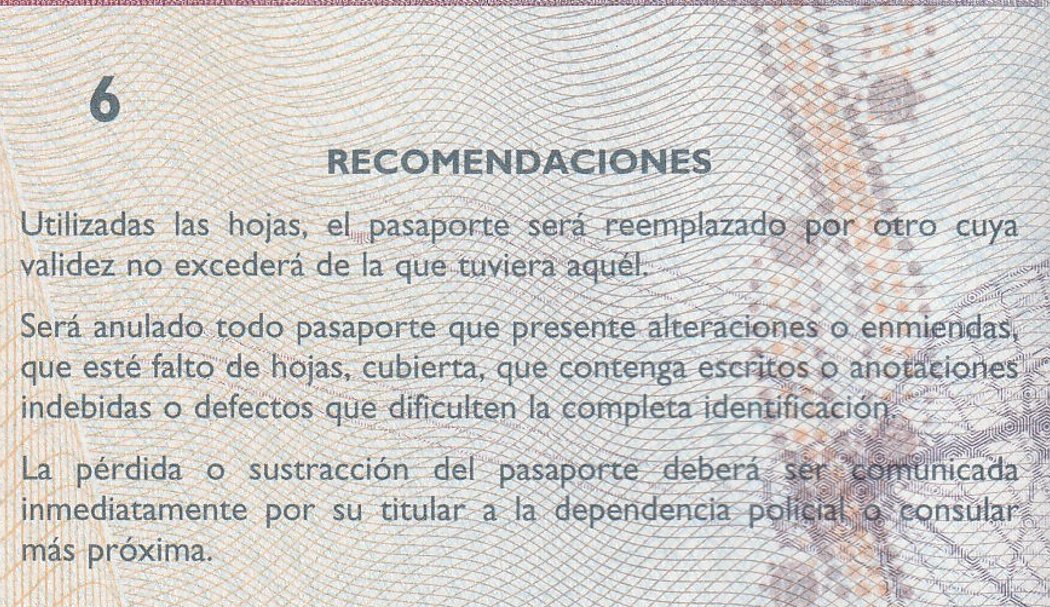 Hola, <a href="/RAEinforma/">RAE</a> 
Algunos detalles de mi pasaporte español de 2023 me han sorprendido: ¿ese "aquél" tiene justificación?, ¿no sería necesaria una conjunción "o" en "hojas, cubierta"?
Si los correctores no intervienen en lo escrito en un pasaporte español, mal vamos 😅
#dudaRAE