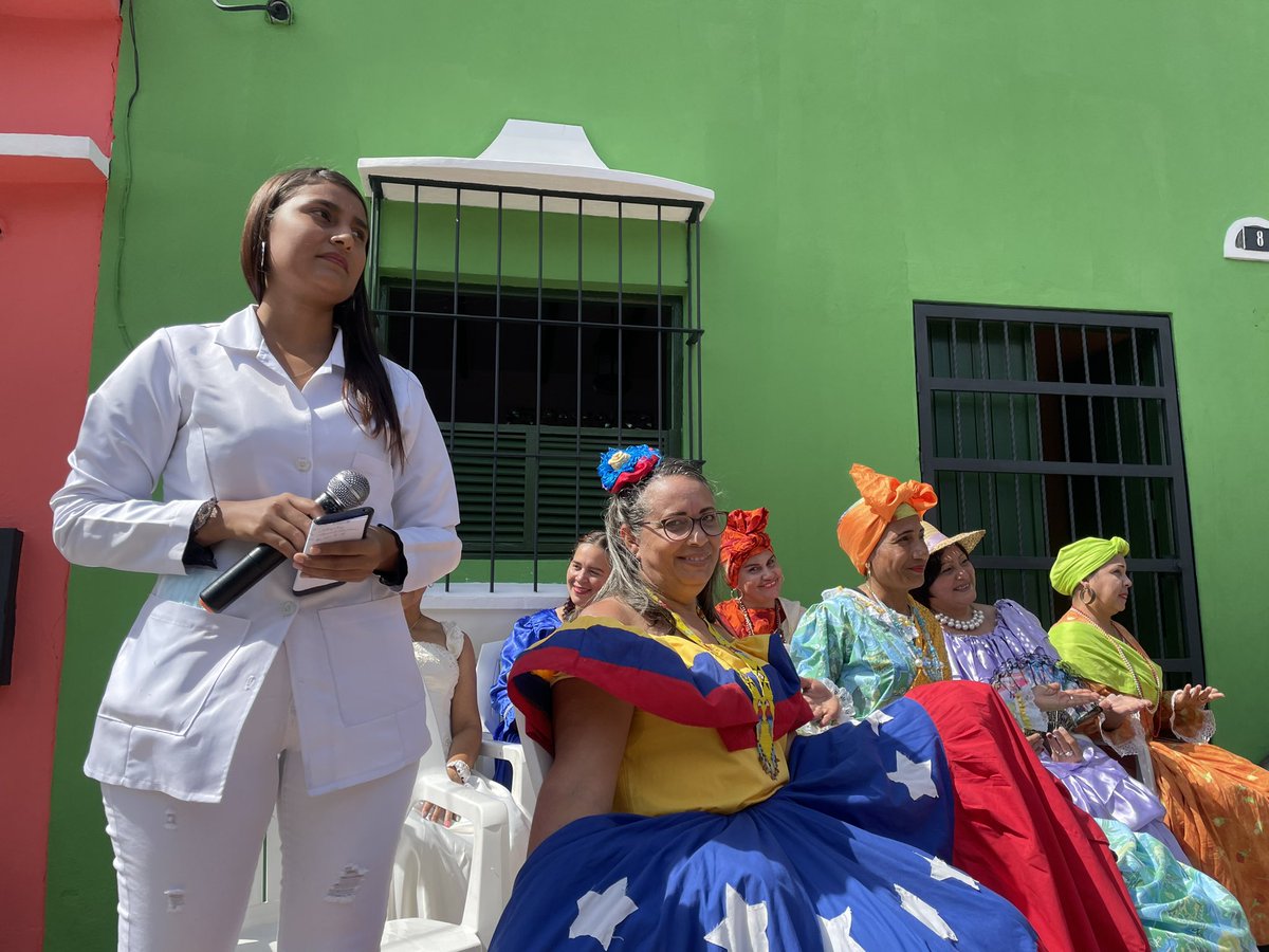 comandosergioh's tweet photo. Aquí nos encontramos en la calle El Progreso del Casco Histórico de Ciudad Bolívar, porque la revolución es inclusión y justicia social para nuestro pueblo #NiCorrupciónNiPrivatización https://t.co/G1wR0M4NfP