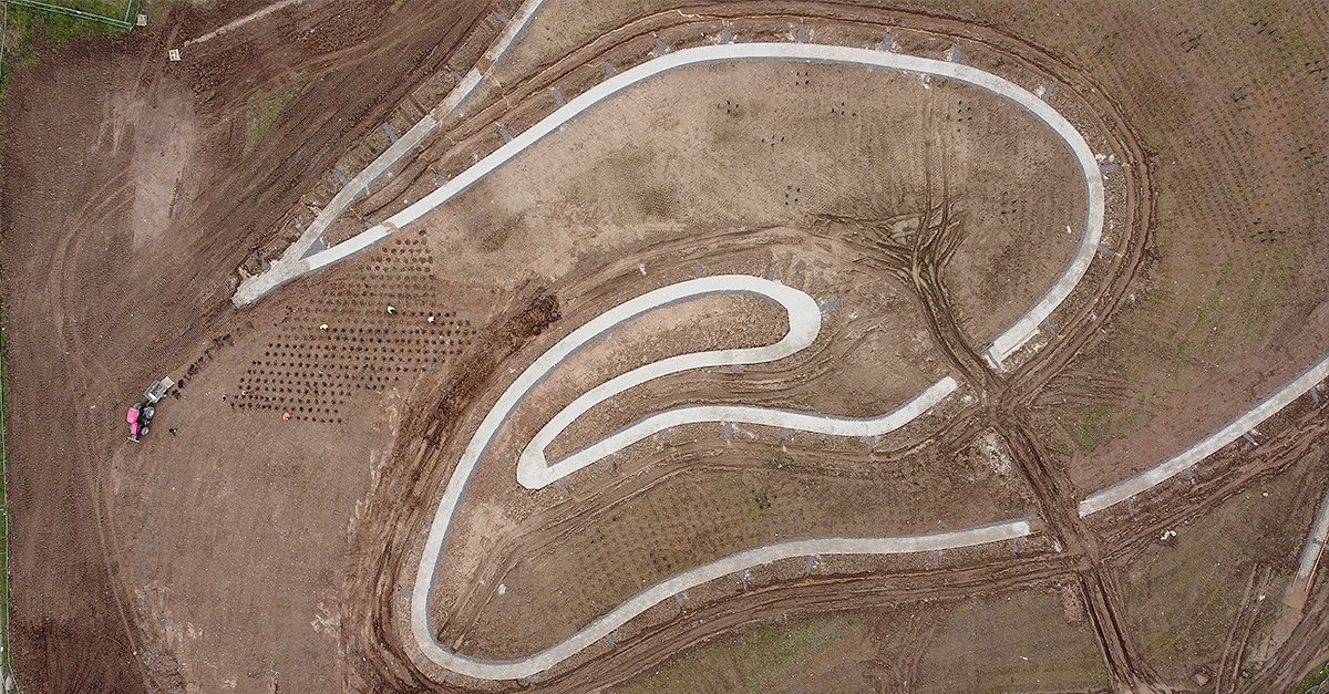 A new area of public parkland is nearing completion on a parcel of land between New Lubbesthorpe and Thorpe Astley. Our multi-disciplinary team have been involved from the outset from concept and planning through implementation. 

#landscapedesign #landscapearchitecture #parkland