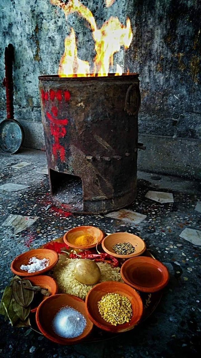 Banerjee family (the Mallabhum Rajbari) is one of the many traditional Bengali families that observes Durga Puja from Pratipada. Pratipada of Mallabhum Rajbari also marks 'Bhiyen bosano' - a traditional practice of preparing sweets & savouries.
#BasantiDurgaPuja
#ChaitraNavaratri