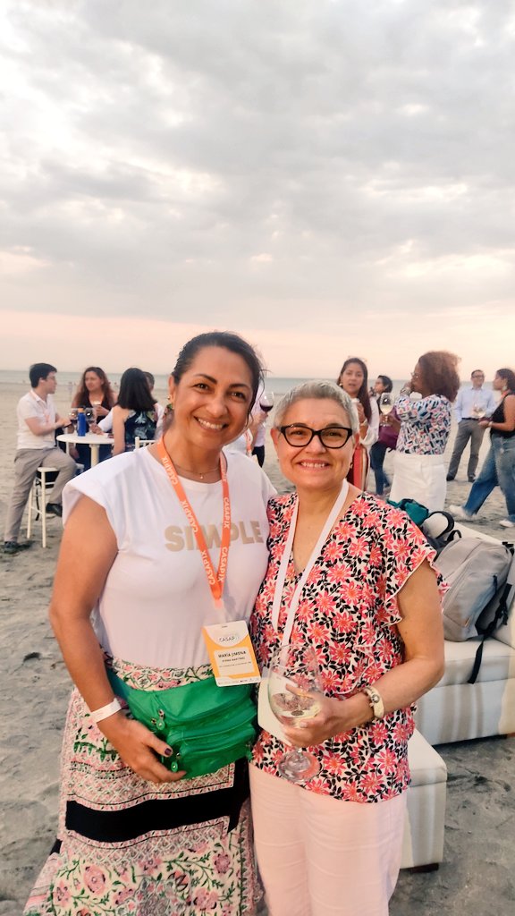 JimenaRivera's tweet photo. "Exposición a la contaminación del aire en comunidades: estudios y motivaciones" a cargo de @drlupitamontoya, en la segunda conferencia magistral en #CASAPIX. Ella es mexicana y doctorada en ingeniería ambiental de Stanford.
#MujeresEnLaCiencia
#CalidadDelAire https://t.co/FXfqOSfEiO
