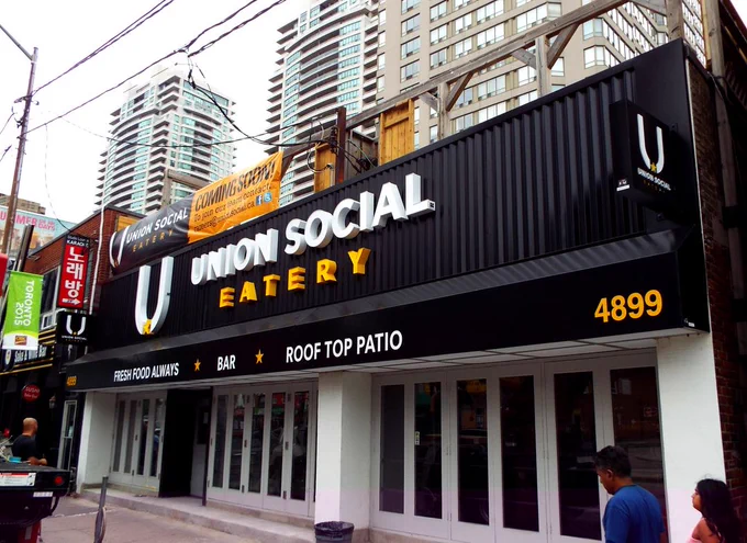 Image from LovettSigns (@LovettSigns)
