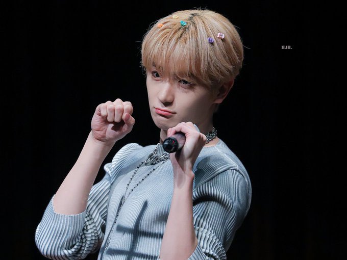 ubi2oo's tweet image. 세상물정모를것같이 애교나부리고있지만
사실은
디게디게 앙큼하고
디게디게 골때리는녀석임