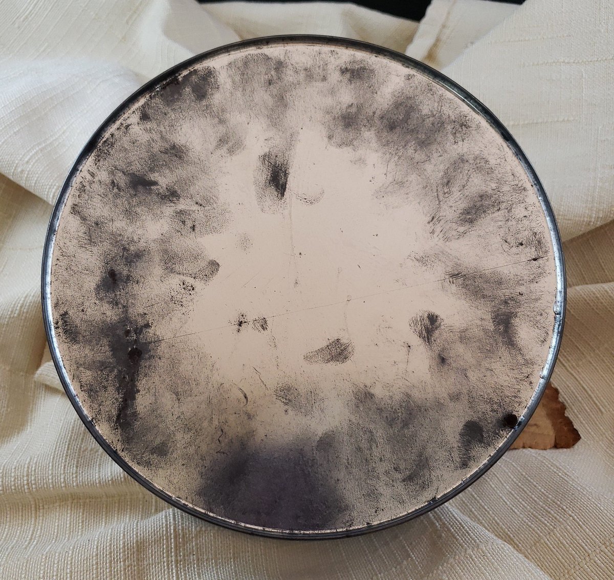 atticesoterica's tweet photo. Vintage Unsigned Round Metal Storage Tin with Lid, Teddy Bear in Overalls Playing with a Toy Train and Toys, Teddy Bear, Triangle Border https://t.co/cCVbtYjcVe #Vintage #BestOffer #AtticEsoterica #Collectibles #Curios #Antiques #Etsy #StorageTin https://t.co/xYgVSam6m8