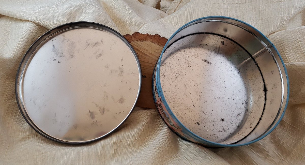 atticesoterica's tweet photo. Vintage Unsigned Round Metal Storage Tin with Lid, Teddy Bear in Overalls Playing with a Toy Train and Toys, Teddy Bear, Triangle Border https://t.co/cCVbtYjcVe #Vintage #BestOffer #AtticEsoterica #Collectibles #Curios #Antiques #Etsy #StorageTin https://t.co/xYgVSam6m8
