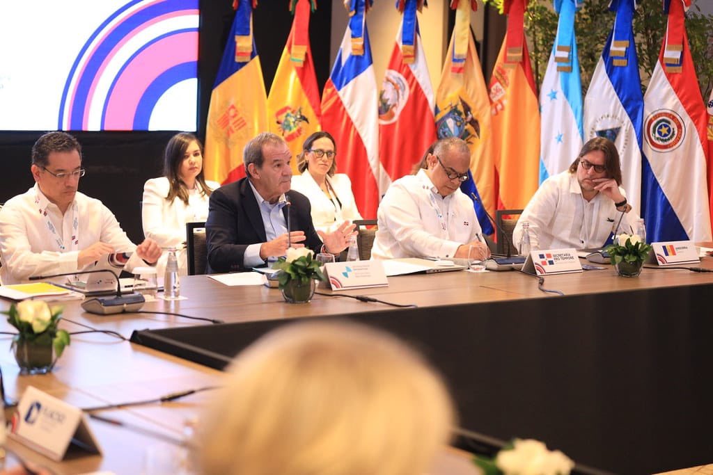 Hoy se llevó a cabo la «Reunión de trabajo con los Observadores Consultivos» en el marco de la XXVIII Cumbre Iberoamericana de Jefas y Jefes de Estado y de Gobierno en República Dominicana🇩🇴.