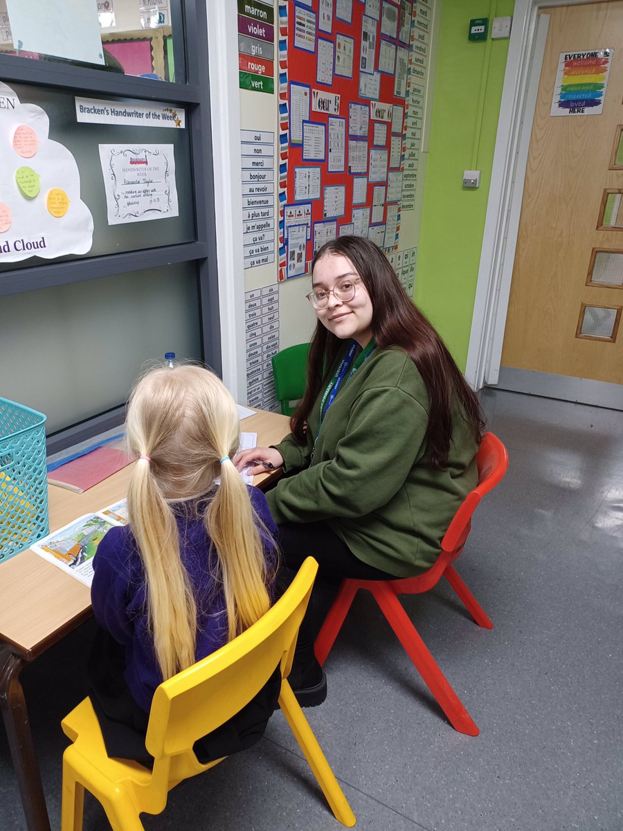 FYiBlackpool6th's tweet photo. Well done Keira, student &amp; Lit Champ @BlackpoolSixth on her first session at Boundary Primary today listening to Year 3 pupils read. Thanks to Sam @Literacy_Trust for her support. To get involved in the Lit Champs work, come and speak to FYi staff. #GetBlackpoolReading https://t.co/TL3Ee7qCFe