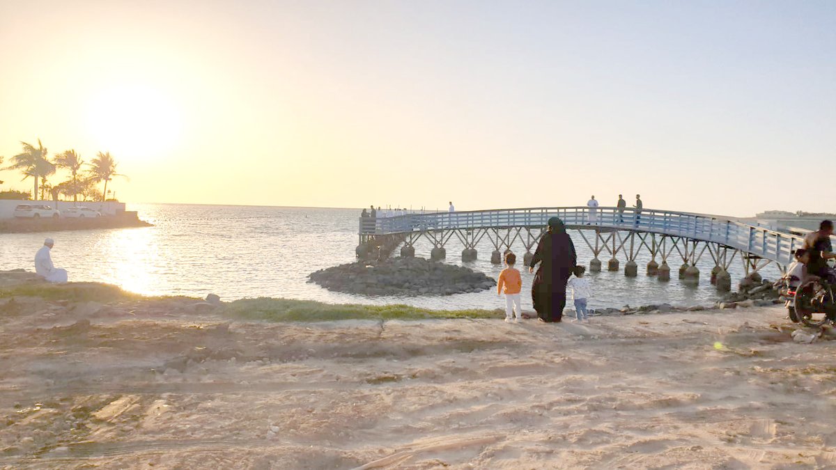 JeddahNow's tweet photo. بعد إزالة السور عن الأرض من قبل #أمانة_جدة ..
الأهالي سعداء بأول إطلالة على البحر المفتوح من كورنيش #أبحر_الشمالية

📸 أحمد المشاهفة https://t.co/0NK5aJqtK5