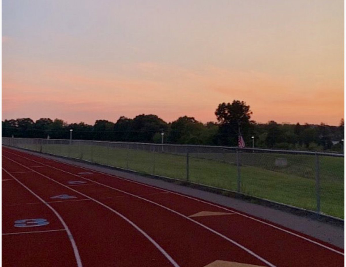 carter_hewitt1's tweet image. I stay ready so I don’t have to get ready.💪🏾 What time is it? GAMETIME❗️
#ChasingPRs🏆