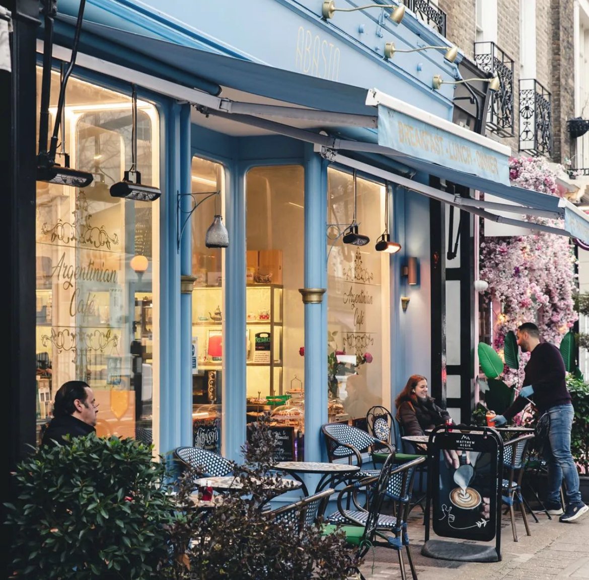 There's always time to stop off for a hot drink and homemade pastries ☕️ 🤩
<a href="/abasto_london/">Abasto</a> is the perfect spot for indulging in the freshest Argentinean treats and with such a wide range to pick from, you won’t be able to resist! 
#ConnaughtVillage
📍 55-57 Connaught Street