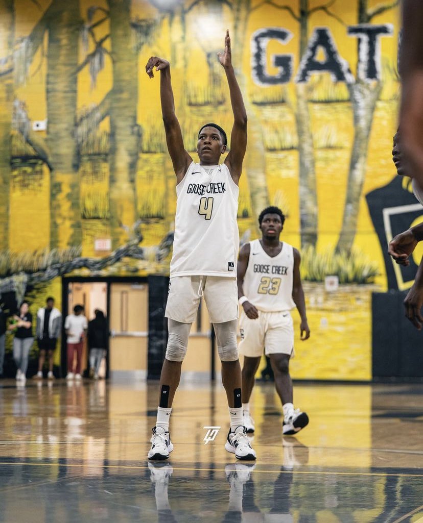 CoachBlakeHall's tweet photo. Unsigned 2023 

Elijah Dates (6’3/Guard)

22-23’ Stats:
14.7ppg, 4.5rpg, 2.6spg, 2.0apg
43% 3FG, 89% FT

- 3.31 Overall GPA
- High character
- High basketball IQ
- Vocal leader
- Region VI-5A Player of the Year
- 5A All State

Highlights: https://t.co/OcXN3nLgk3 https://t.co/q3H5IKMepl