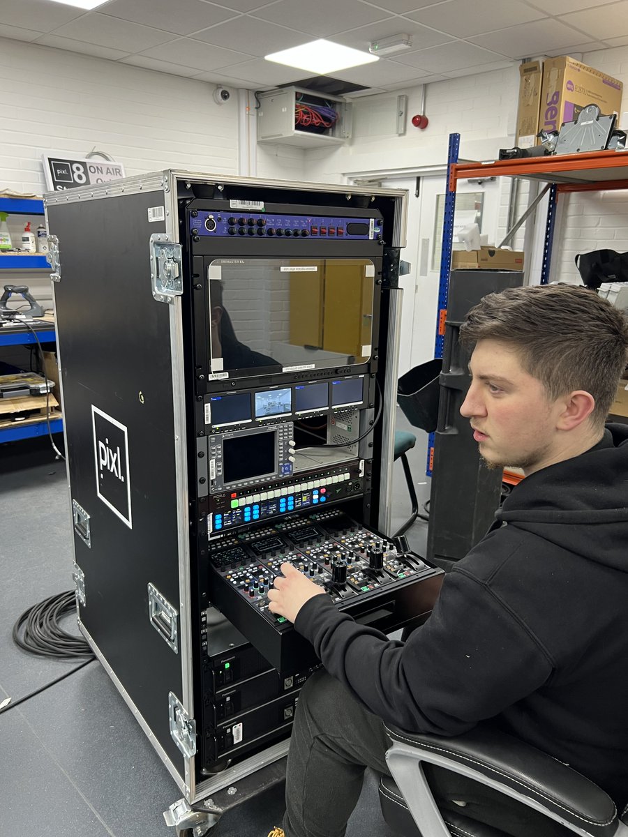 CoiLLearning's tweet photo. Meanwhile at Pixl... FlexForce Technician Josh Waldram learns how to QC video equipment with the help of Daire, a fellow technician. We are so proud of our FlexForce students across the pond!

#LeadTeachLearn #BeyondTheClassroom #Pixl #FlexForce #Video #AV #Tech https://t.co/b1TRb2XKjy