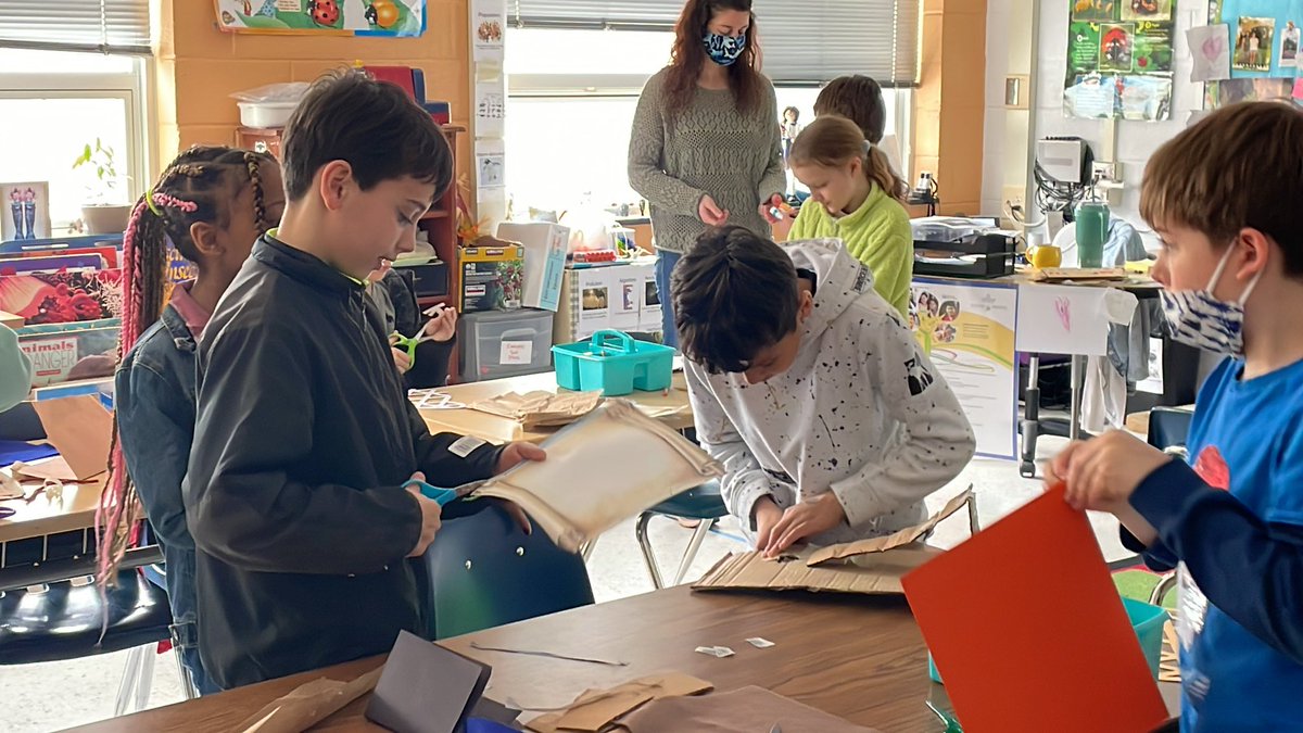 Making the #fcpspog skill visible and then discussing  with students what it can look like in <a href="/BeechStem/">CopasClass</a> class is a great start to the lesson.  Putting words into action to build a 3D model of the ocean floor. <a href="/FCPSR2/">FCPS Region 2</a> <a href="/FCPSSTEAM/">FCPS STEAM</a>