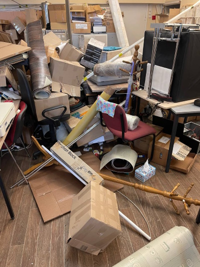 Вот это — офис «Мемориала» в Москве после нашествия «правоохранителей»