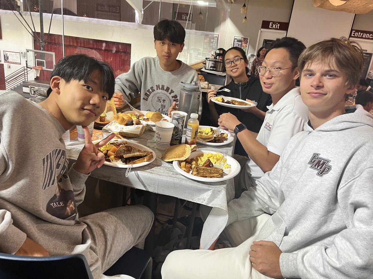 Breakfast for lunch? Sounds perfect! 😋 The Class of 2023 filled their plates with pancakes, eggs, biscuits &amp; gravy, and more! Shout out to our awesome senior parents for organizing another fantastic lunch.
