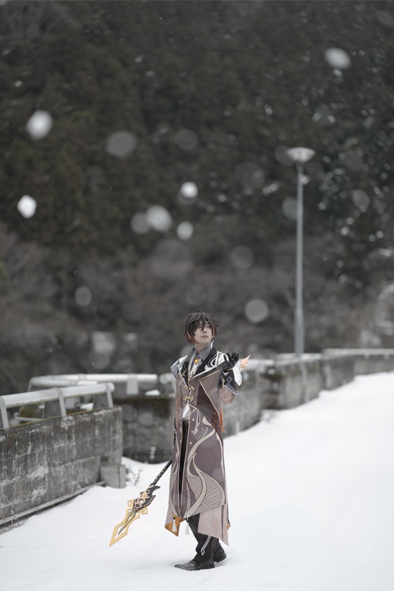 r1y2o's tweet photo. ⚠️cosplay⚠️

原神 鍾離/Zhongli 

photo: @okamisan35 

#Genshinlmpact #zhongli https://t.co/CKOB0L8mkq